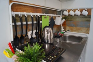 Economy Double Room | Private kitchenette - Podkova Omsk (Omsk)