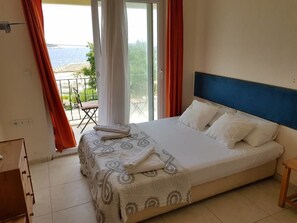 Double Room, Sea View | Premium bedding, individually decorated, individually furnished, desk