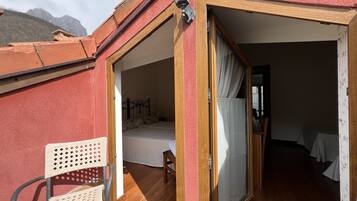 Appartement, privébadkamer, uitzicht op bergen | Terras