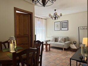Apartment, Private Bathroom (2 Habitaciones) | Dining