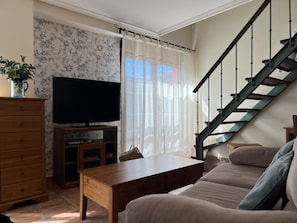 Appartement Deluxe, salle de bains privée, vue montagne | Bar lounge