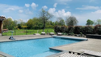 Sæsonbestemt udendørs pool