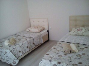Classic Apartment, 1 Bedroom | 1 bedroom, desk, soundproofing, iron/ironing board - C C Home Apart (Edirne)