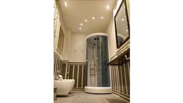 Junior Suite | Bathroom