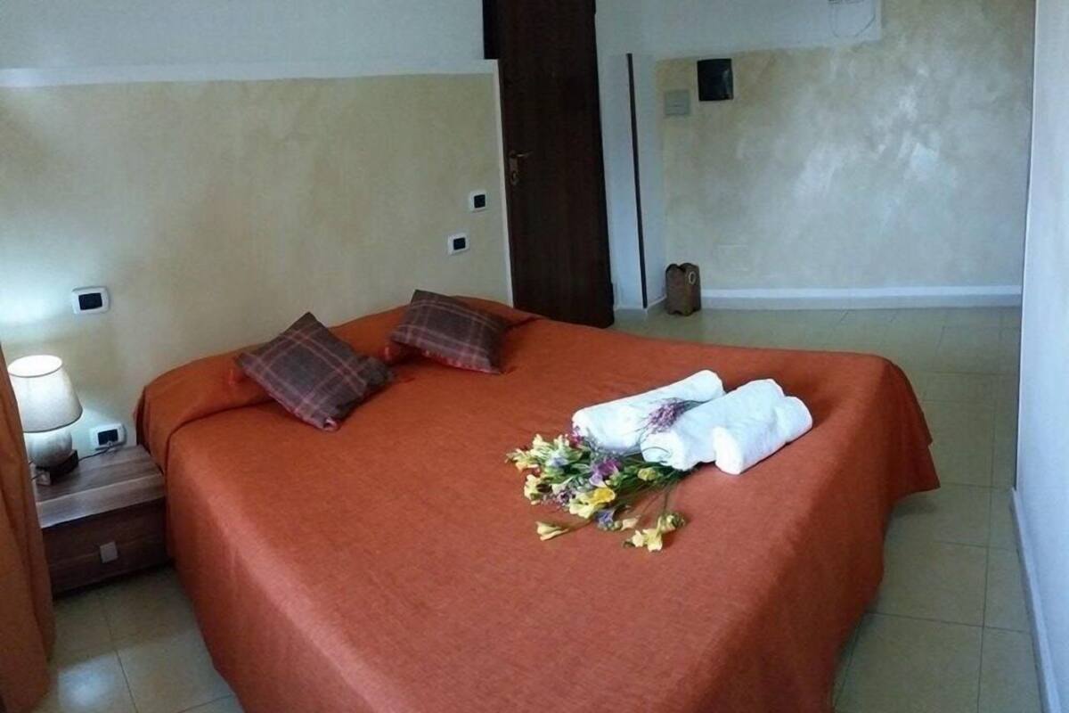 Down duvets, in-room safe, blackout curtains, iron/ironing board
