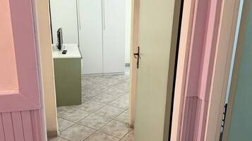 Quarto casal ou duplo | Cofres nos quartos, escrivaninha, berços (sobretaxa), Wi-Fi de cortesia
