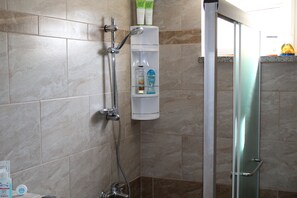 Bathroom shower - Costas Hostel Action (Tseri)