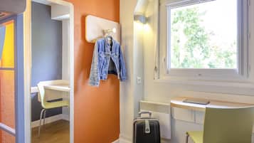 Double Room | Blackout drapes, free WiFi, bed sheets