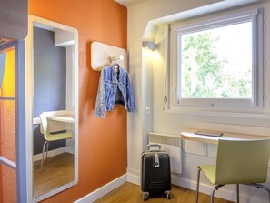 Double Room | Blackout drapes, free WiFi, bed sheets