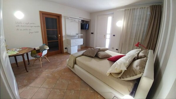 家庭房 | 2 多间卧室、羽绒被、迷你吧、免费高速有线上网