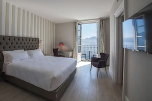 Superior Double or Twin Room, Lake View | Minibar, in-room safe, free WiFi, bed sheets - Park Hotel Italia (Cannero Riviera)