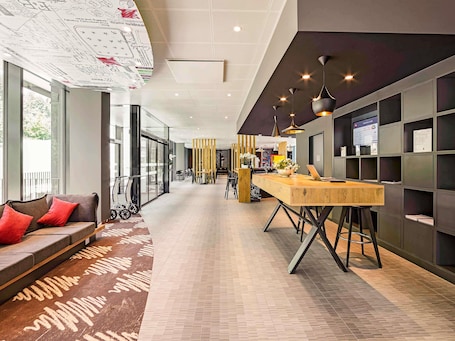 Reception. ibis Baden Neuenhof