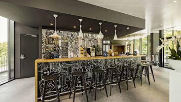 Bar (in der Unterkunft)