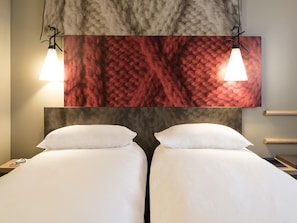 Twin Room, 2 Single Beds | Desk, blackout curtains, soundproofing, iron/ironing board