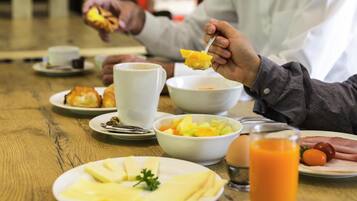 Daily buffet breakfast for a fee
