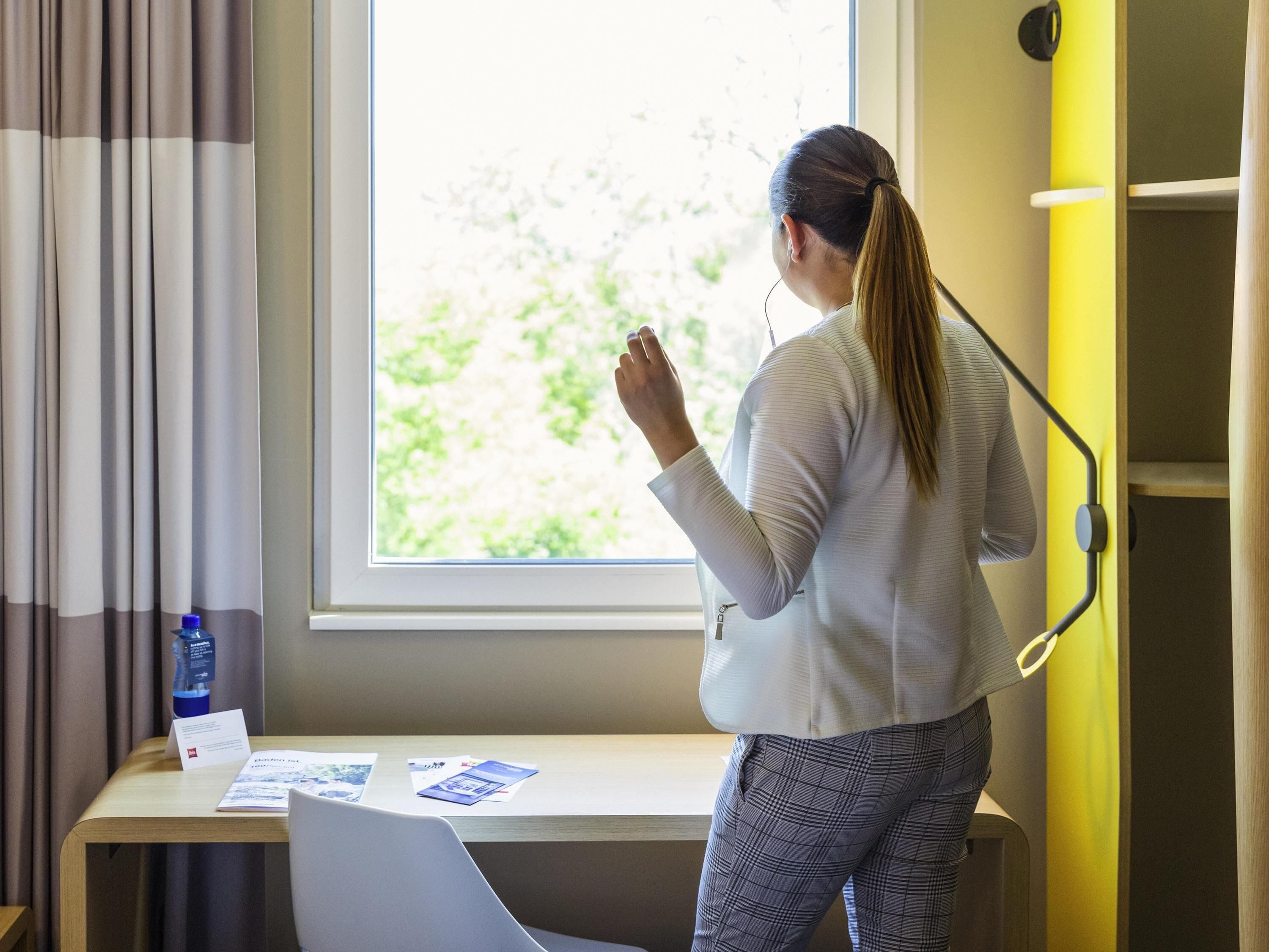 double room, 1 double bed | desk, blackout curtains, soundproofing, iron/ironing board