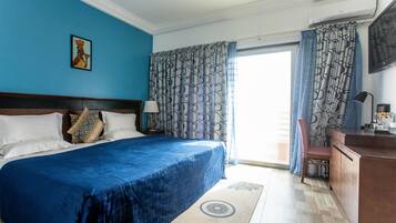 Suite | Minibar, in-room safe, desk, soundproofing
