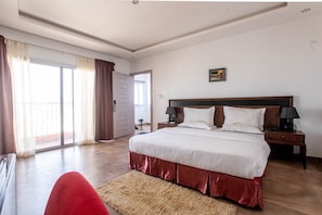 Superior Double Room | Minibar, in-room safe, individually furnished, desk