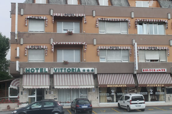 Fachada de la propiedad