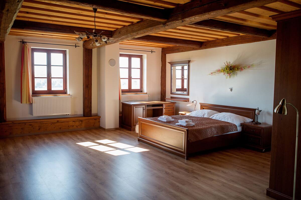 family quadruple room | children’s theme room