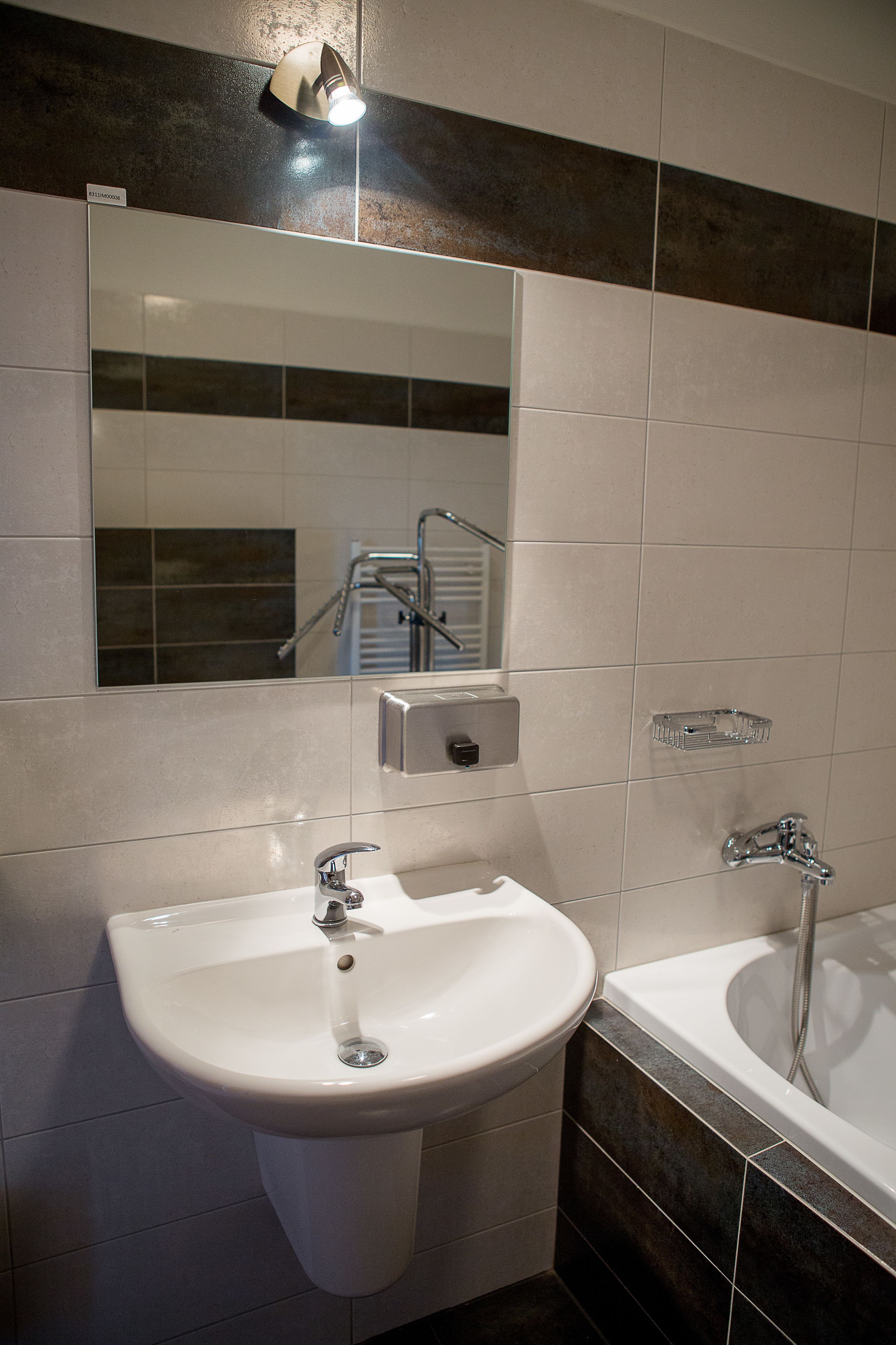 family quadruple room | bathroom | shower, deep-soaking bathtub, free toiletries, towels