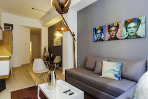 Family Loft, 1 Queen Bed with Sofa bed, Kitchen | Living area | Flat-screen TV - MyPlace Donceles (Mexico City)