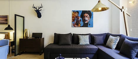 Family Loft, 1 Queen Bed with Sofa bed, Kitchen | Living area | Flat-screen TV
