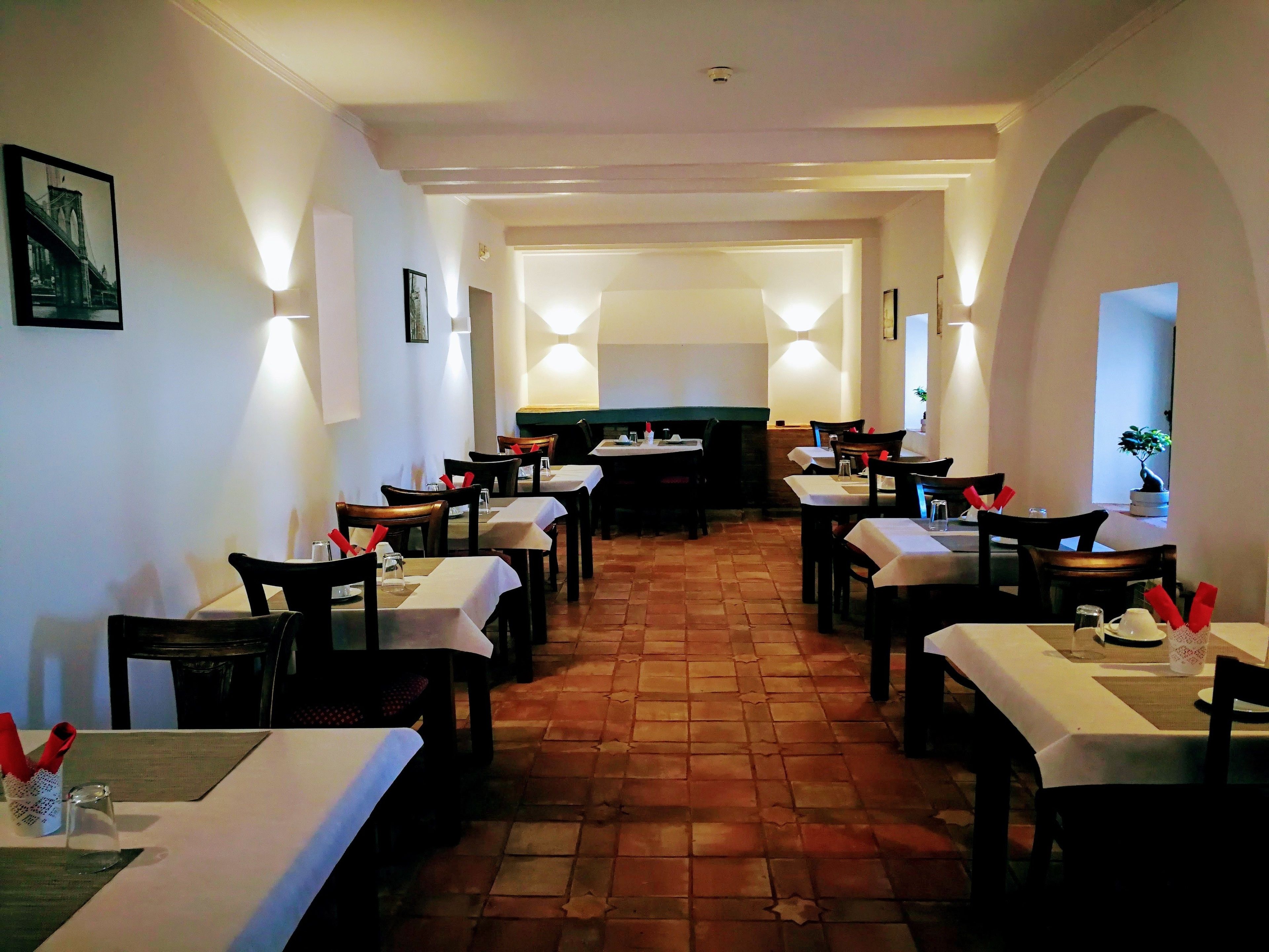 daily cooked-to-order breakfast for a fee