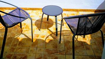 Double Room, Terrace | Desk, soundproofing, free cribs/infant beds, rollaway beds