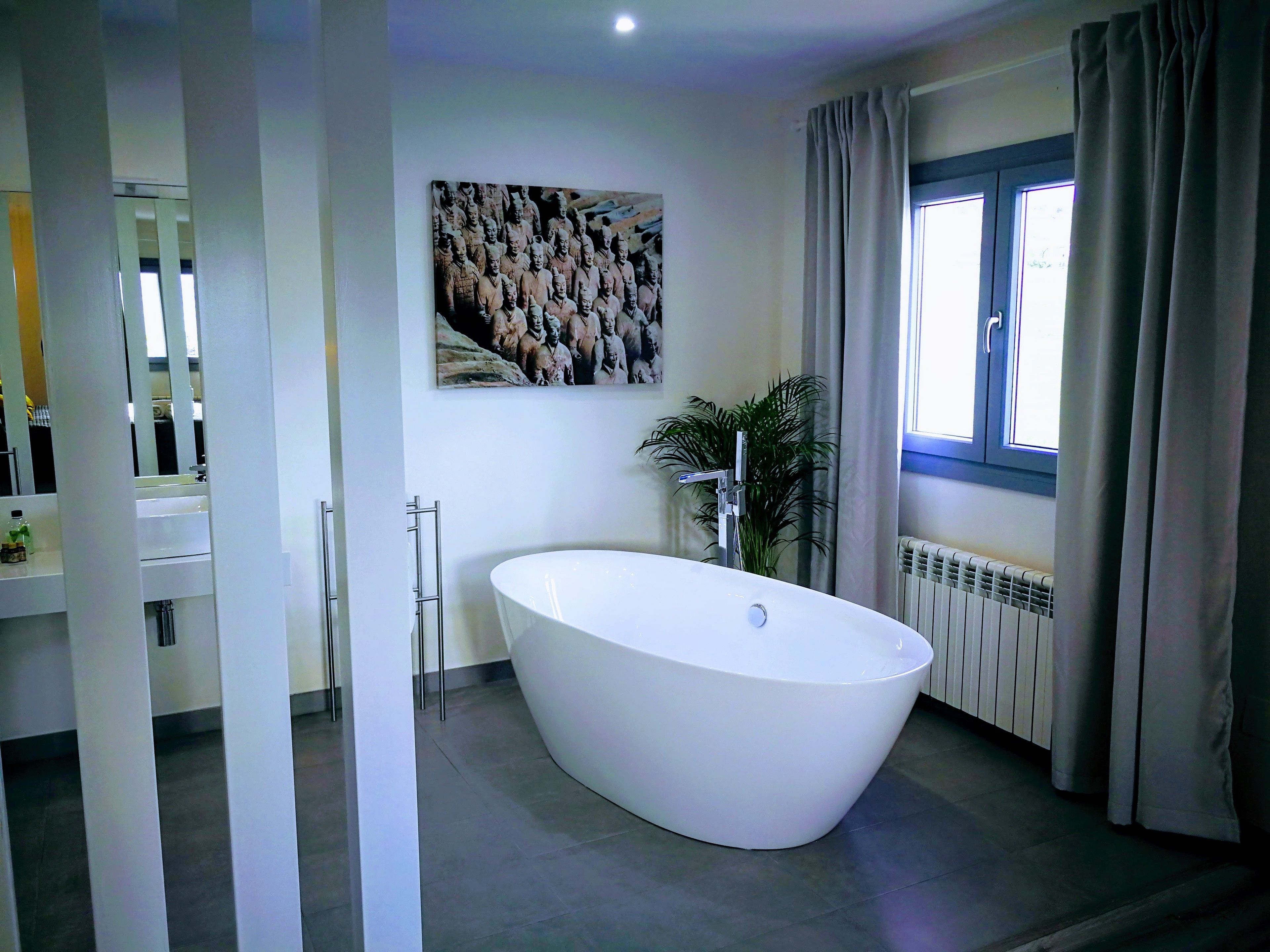 luxury executive suite | bathroom amenities | free toiletries, hair dryer, towels