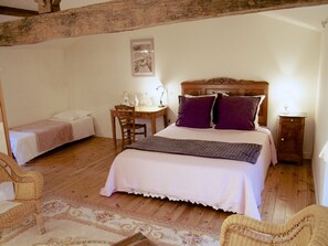 Habitación triple (Miel) | Camas extra