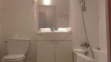 Chambre Double, 1 lit double | Salle de bain