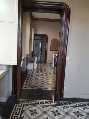 Leilighet, flere senger | Sengetøy av topp kvalitet og minibarvarer (inkludert)