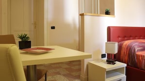 Romantic Double Room, Ensuite | Room amenity - Bed and Breakfast San Francesco (Salerno)