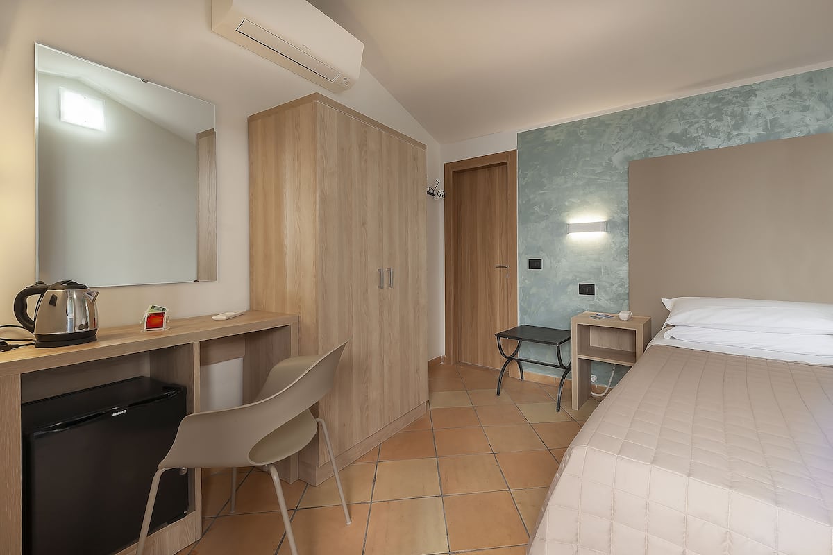 Hypoallergeen beddengoed, een bureau, babybedden, gratis wifi