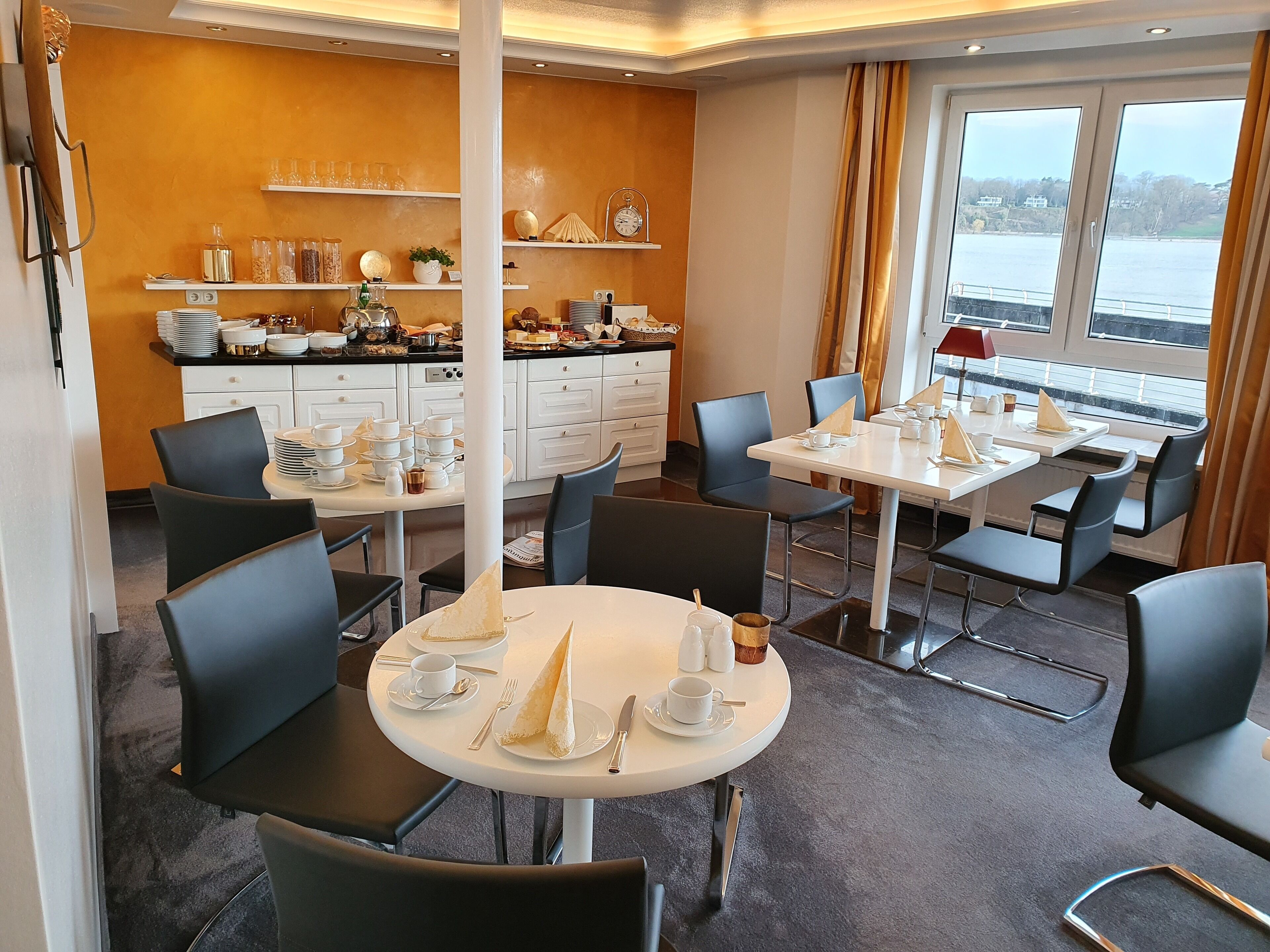 daily buffet breakfast (eur 15 per person)