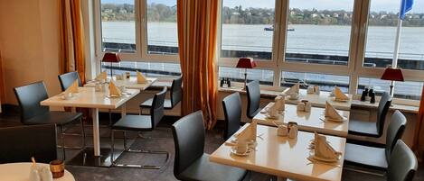 Buffet breakfast on weekdays (EUR 15 per person)