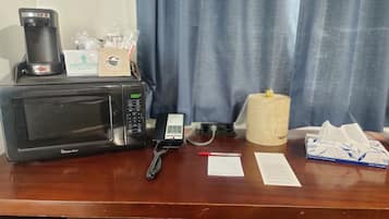 Desk, laptop workspace, iron/ironing board, free WiFi