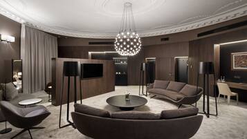 Premier Suite, 1 King Bed, Park View | Premium bedding, down comforters, minibar, in-room safe
