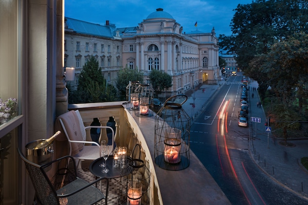 Pemandangan dari bilik