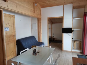 Chalet Supérieur, accessible aux personnes à mobilité réduite, vue lac (Okland PMR: 4 personnes) | Intérieur