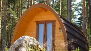 Cabane Deluxe, salle de bains commune, vue lac (Les Cabanes: 2 personnes ) | Extérieur