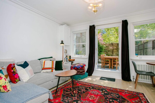 Apartment, 1 Bedroom | Living room
