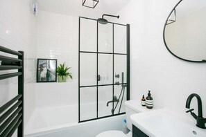 Apartment, 1 Bedroom | Bathroom
