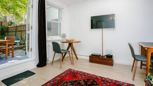 Unclassified image, 3 of 21, button - Modern Garden Apartment Camden (London)
