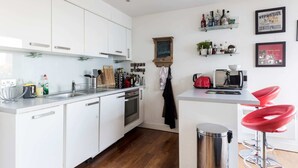 Unclassified image, 4 of 30, button - Stunning & Modern 2 Bedroom Apartment in Heart of Clapham (London)