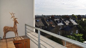 Unclassified image, 2 of 30, button - Stunning & Modern 2 Bedroom Apartment in Heart of Clapham (London)