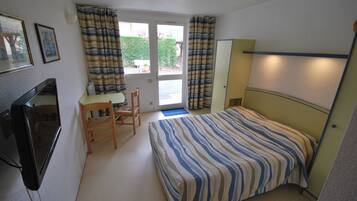 Studio | Rideaux occultants, fer et planche à repasser, lits bébé (gratuits)