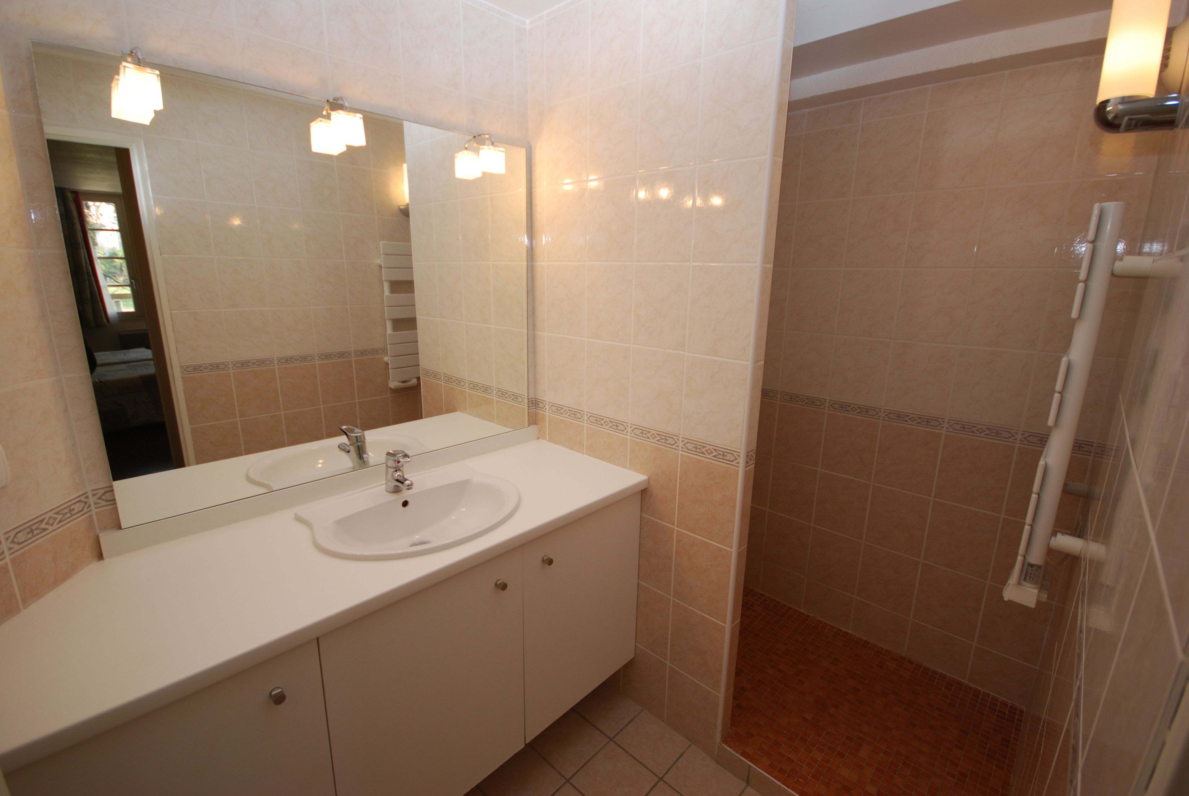 studio | bathroom | shower, free toiletries, towels