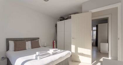 Modern 2 Bedroom Apartment in Morden